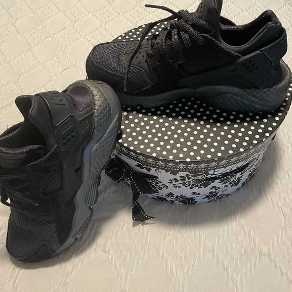 Nike sneakers - Picture 1 of 3